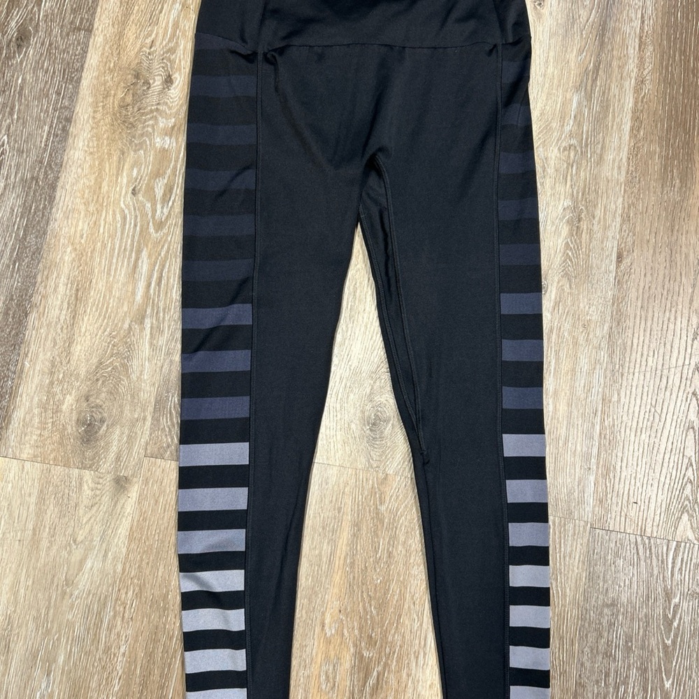 K-DEER Black With Gray Stripes Leggings Women’s Large High Waist Workout Dance - Picture 2 of 10